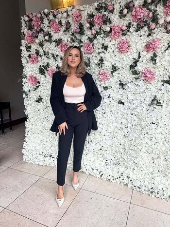 Full leaked Itsalirose page private photo