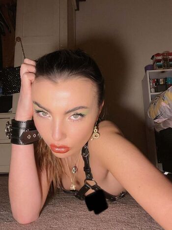 Full leaked Itsangelraven page private photo