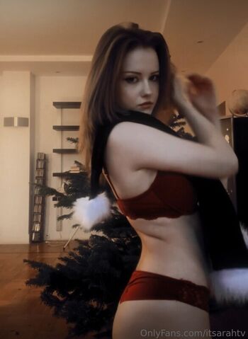 Full leaked Itsarahlaux private photo