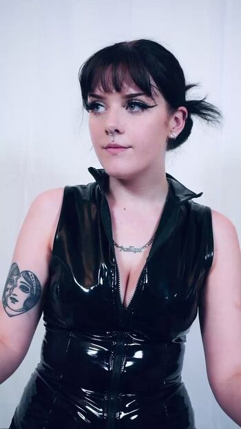 Full leaked Itsavalynn private photo
