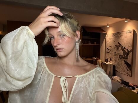 Full leaked Itscarlyjane  page private onlyfans photo