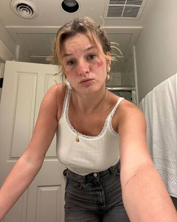 Full leaked Itscarlyjane  page private onlyfans photo