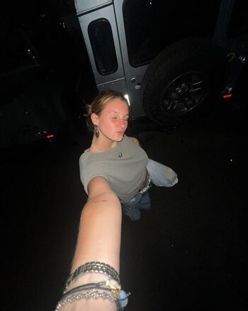 Full leaked Itscarlyjane  page private onlyfans photo