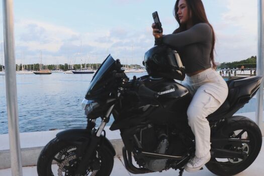 Full leaked Itscarolinamarie private photo
