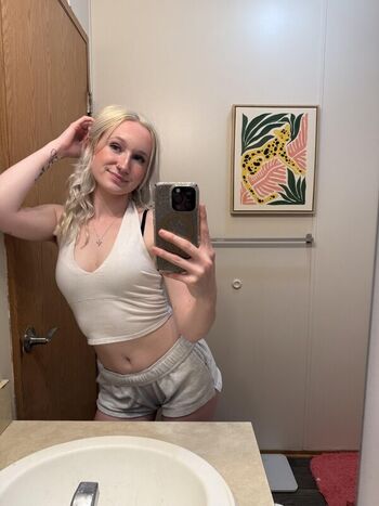 Full leaked Itshallie private photo