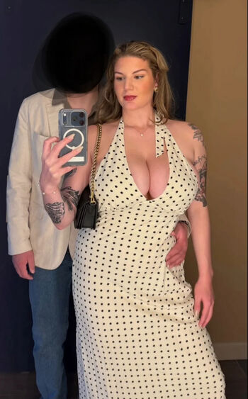 Full leaked Itshannahowo page private photo