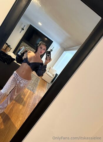 Full leaked Itskassielee private photo