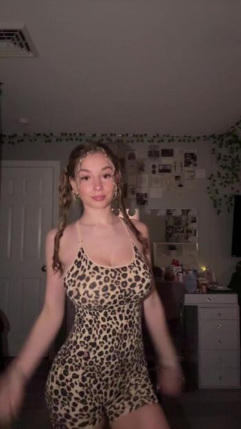 Full leaked Itskirapregiato private onlyfans photo