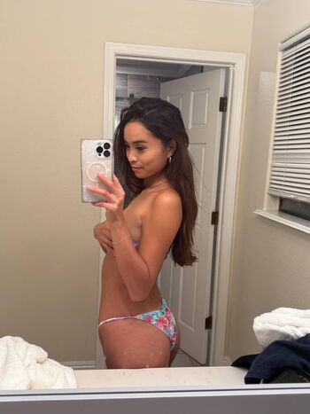 Full leaked Itslaaurr  page private onlyfans photo