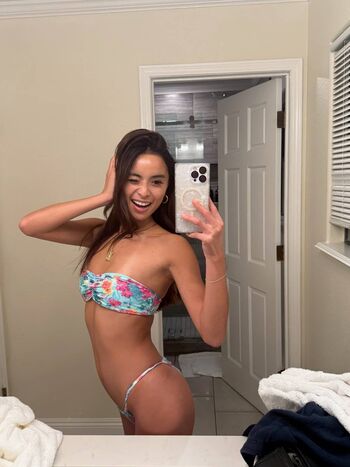 Full leaked Itslaaurr  page private onlyfans photo