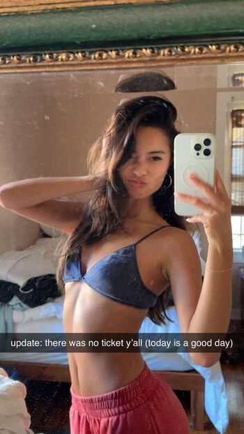 Full leaked Itslaaurr page private photo