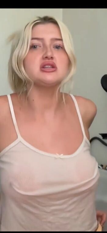 Full leaked Itslunaaaaa private onlyfans photo