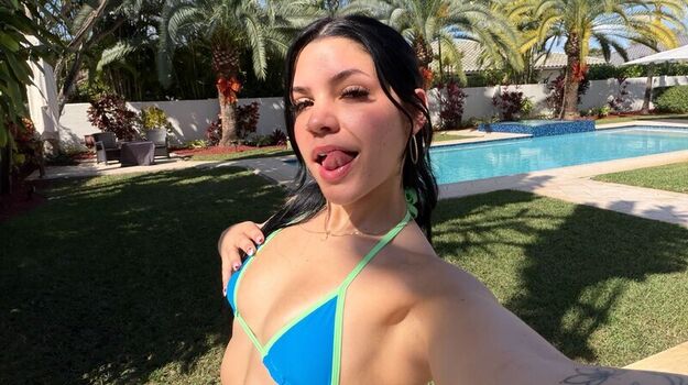 Full leaked Itssmaribaby private photo