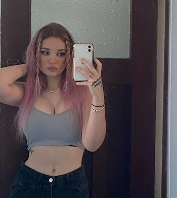 Full leaked Itsssarapriv private photo