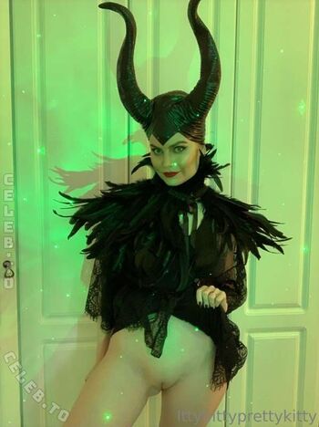 Full leaked Ittybittyprettykitty page private onlyfans photo