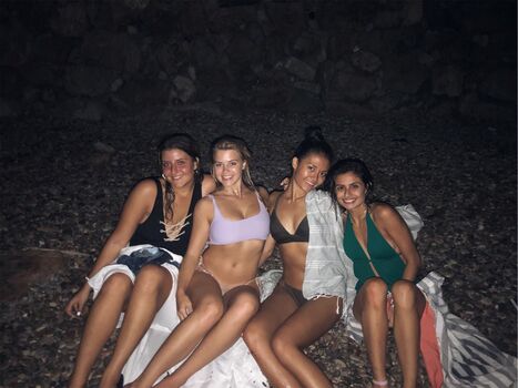 Full leaked Iza leslie page private onlyfans photo