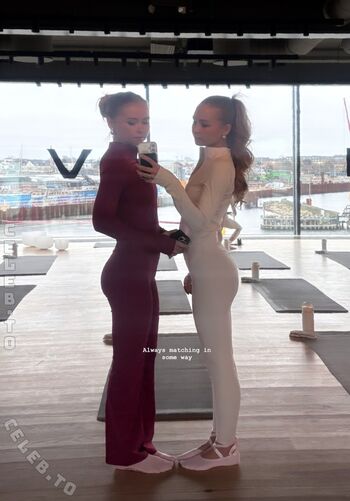 Full leaked Izaandelle page private onlyfans photo