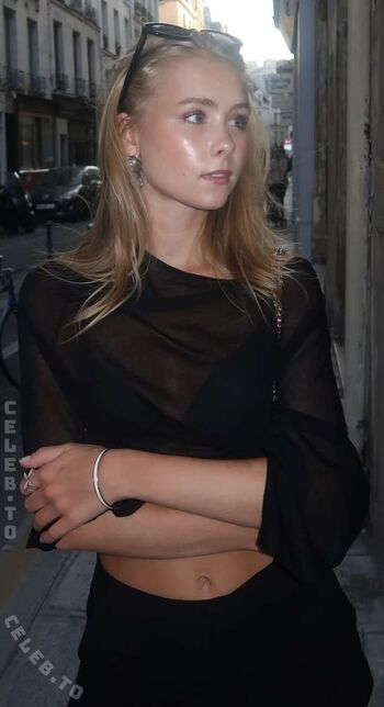 Full leaked Izaandelle private onlyfans photo