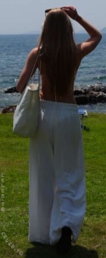 Full leaked Izaandelle private onlyfans photo