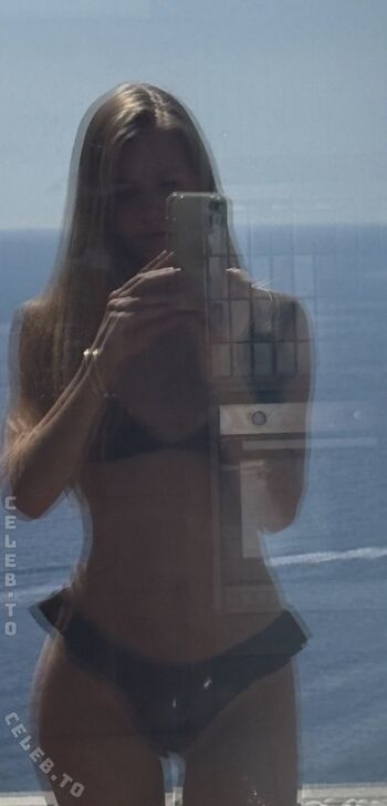 Full leaked Izaandelle private photo