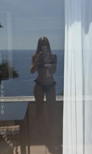Full leaked Izaandelle private photo