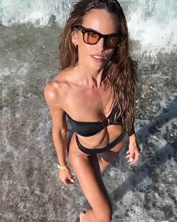 Full leaked Izabel goulart page private onlyfans photo