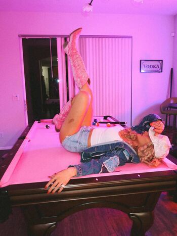 Full leaked Izzi dame page private onlyfans photo