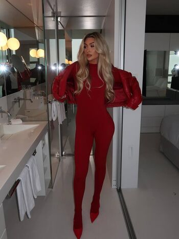 Full leaked Izzi dame page private onlyfans photo