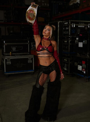 Full leaked Izzi dame page private onlyfans photo