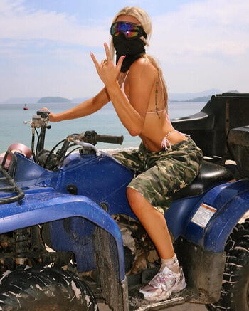 Full leaked Izzi dame private photo