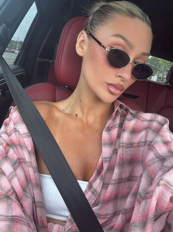 Full leaked Izzi dame page private photo