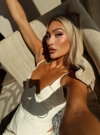 Izzi Dame