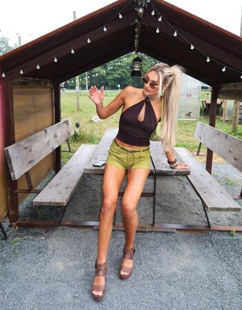 Full leaked Izzi dame private photo