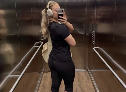 Full leaked Izzy swin private photo