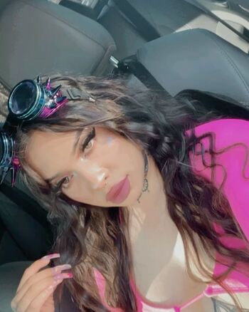 Full leaked Izzyboo private photo
