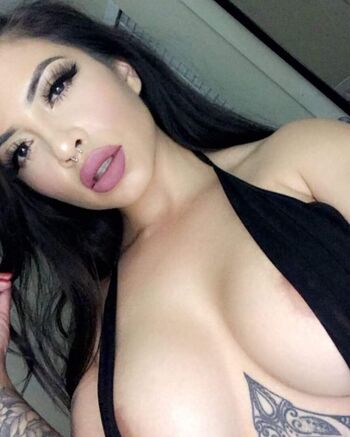 Full leaked Izzyboo private photo