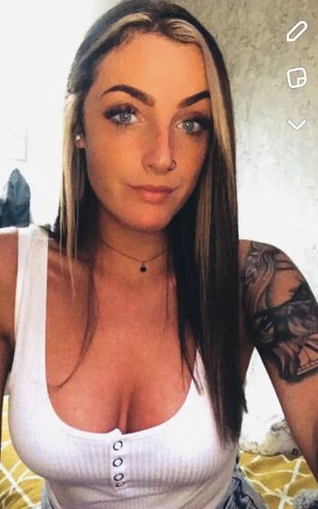 Full leaked Izzyfawley page private onlyfans photo