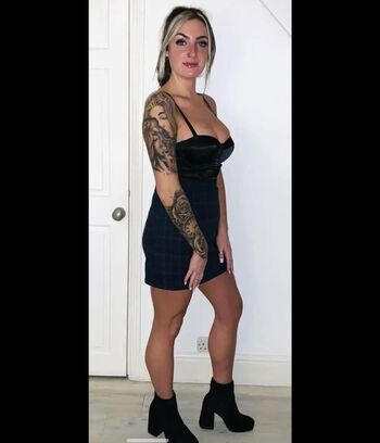 Full leaked Izzyfawley private onlyfans photo