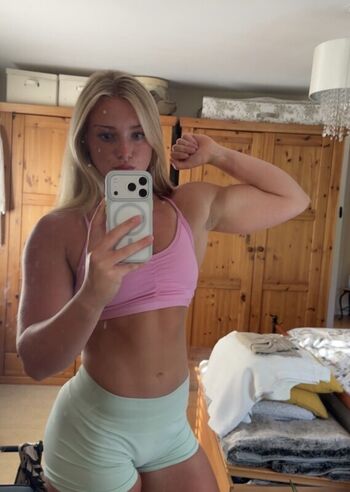 Full leaked Izzymhjones private photo