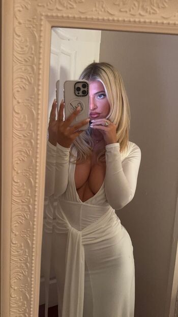 Full leaked Izzytaffs page private photo