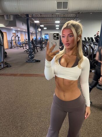 Full leaked Izzytaffs page private photo