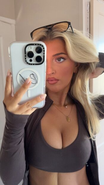 Full leaked Izzytaffs page private photo