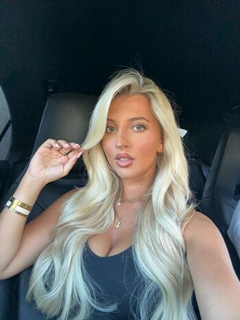 Full leaked Izzytaffs page private photo