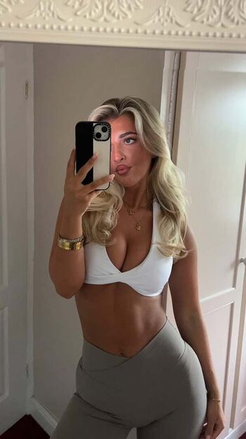 Full leaked Izzytaffs private photo