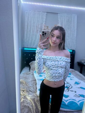 Full leaked Izzyuwuu private photo