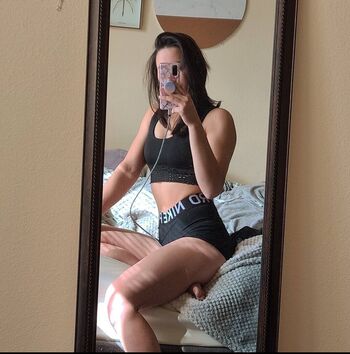 jackiee_elana_chan