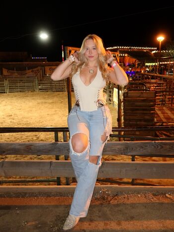 Full leaked Jadewellz private onlyfans photo