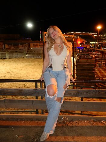 Full leaked Jadewellz private onlyfans photo