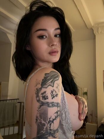 JadeyAnh