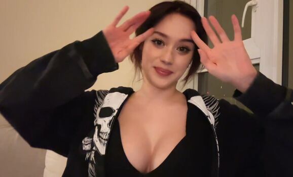 Full leaked Jadeyanh  page private onlyfans photo